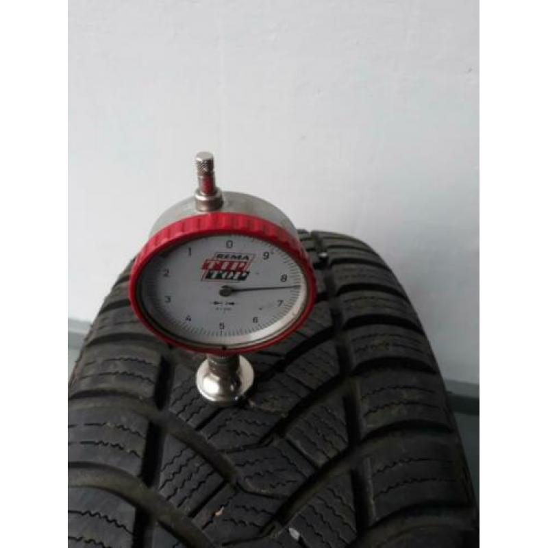 2 x 195/50/15 Maxxis All seasons 7mm profiel 75,- ALL IN!
