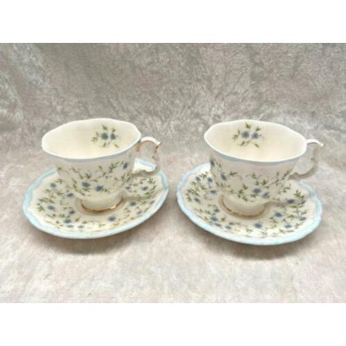 2 Prachtige puntgave brocante ROYAL ALBERT theekopjes