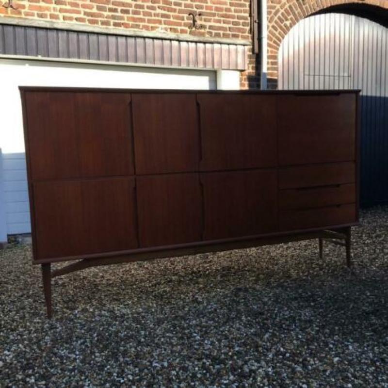 Highboard / Credenza Deens design Børge Mogensen