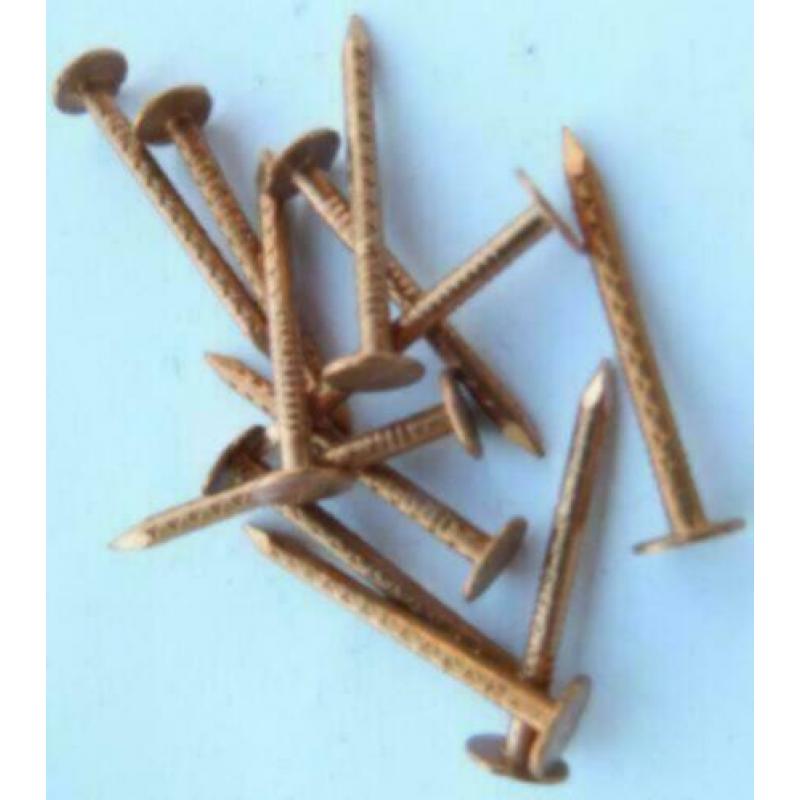 50-100 st diverse rood koperen nagels van 25- 30- 35 mm lang