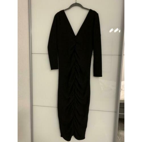 H&M zwarte midi jurk maat 42 V-hals en rug