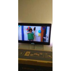 Te koop tv philips 48 inch met licht