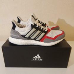 Adidas UltraBoost Suede & Leather maat 42