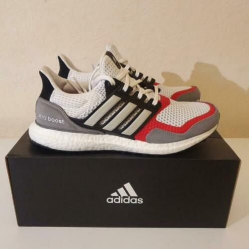 Adidas UltraBoost Suede & Leather maat 42