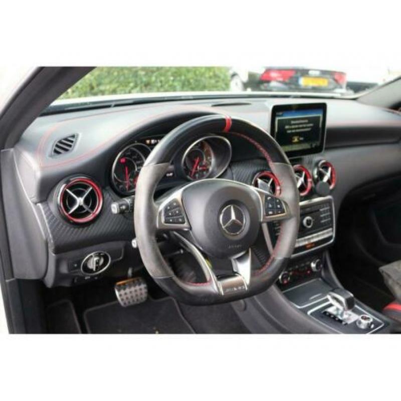 Mercedes-Benz A-Klasse 45 AMG 4MATIC Panorama Schaalstoelen