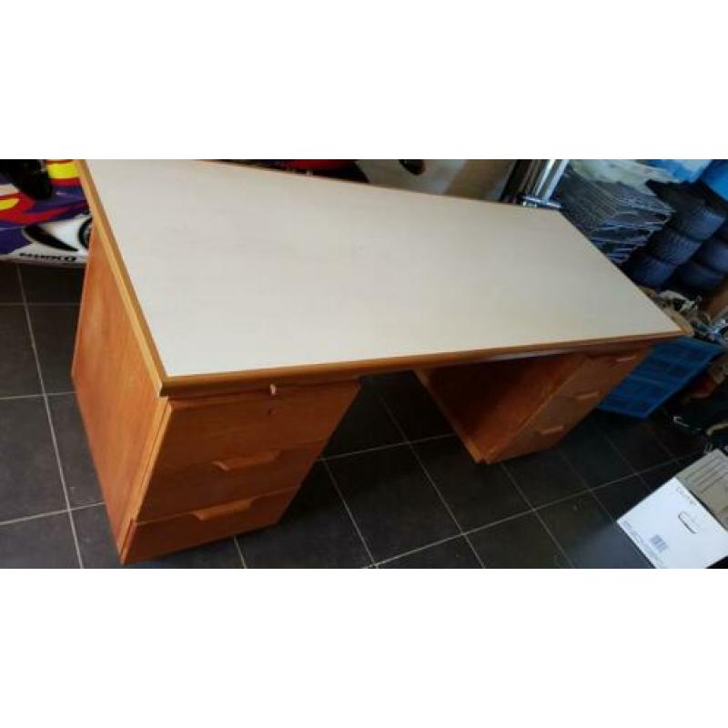 Oud zwaar Philips bureau (antiek) uit 1958