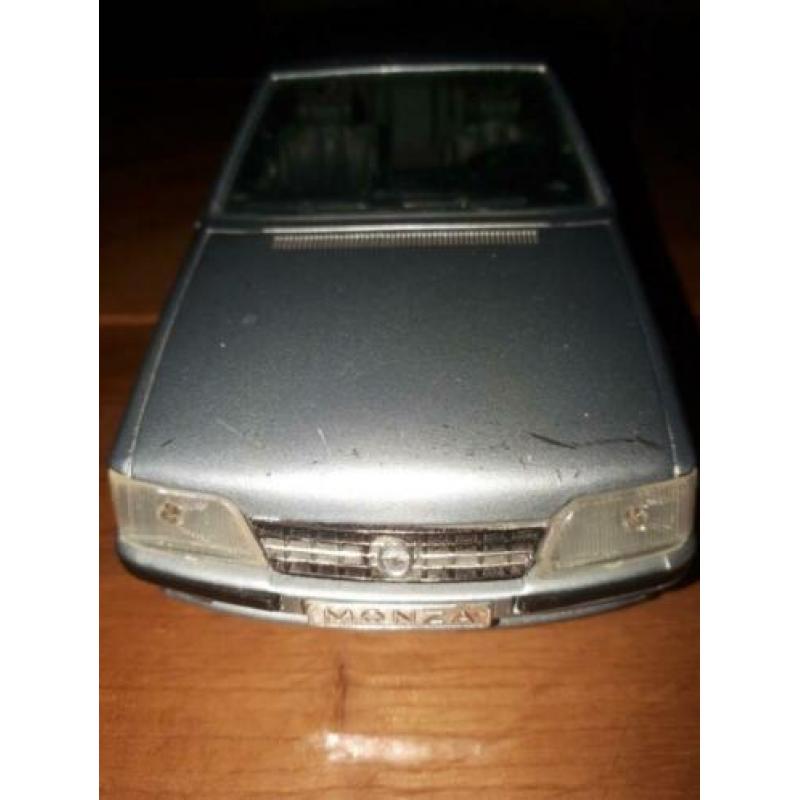 opel Monza opel senator 1/24 Gama Diorama