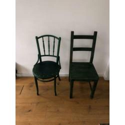 2 Schoolstoeltjes + 2 gratis stoelen