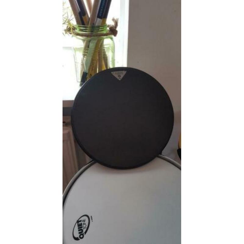 Oefenpad 8 en 14 inch. Oefenbekken 13 inch. 2 standaards