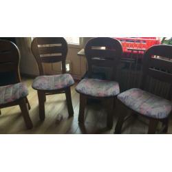 Eetkamerstoelen 4 stuks met 4 stoelhoezen