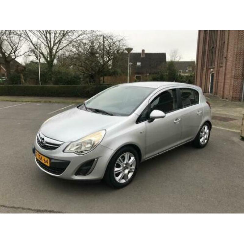 Opel Corsa 1.2-16V Cosmo 5 DEURS AIRCO