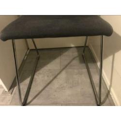2 stoelen donkergrijs VOLFGANG model