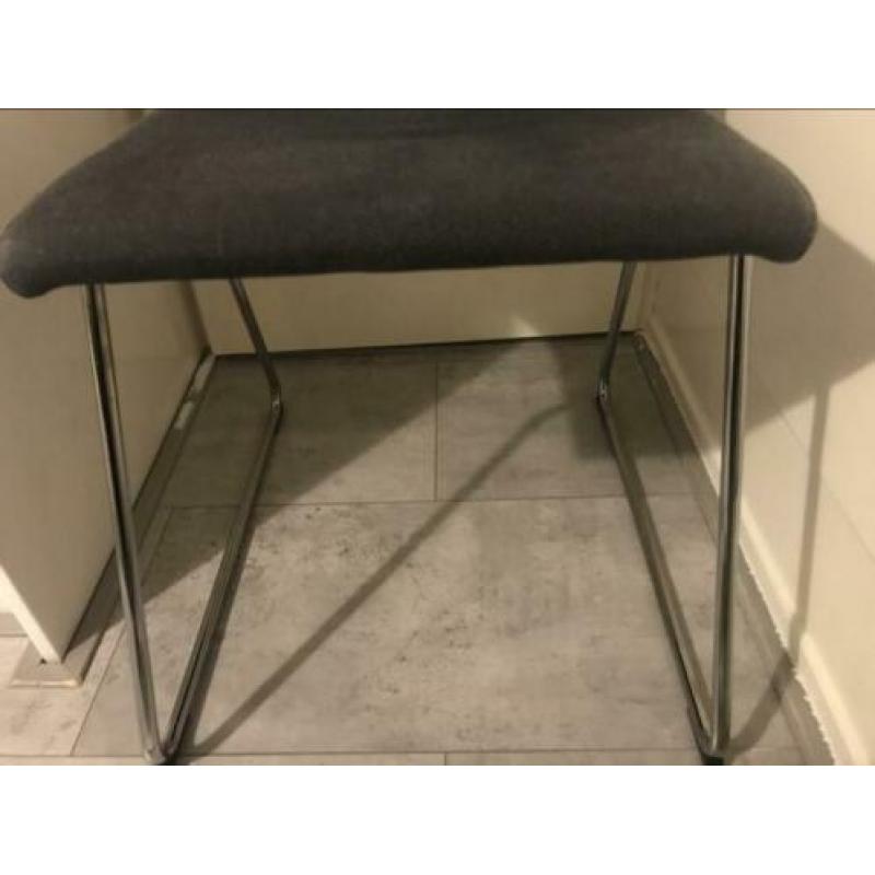2 stoelen donkergrijs VOLFGANG model