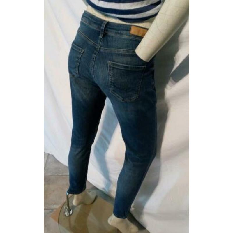 EDC (Esprit) W28-L30 jegging fit