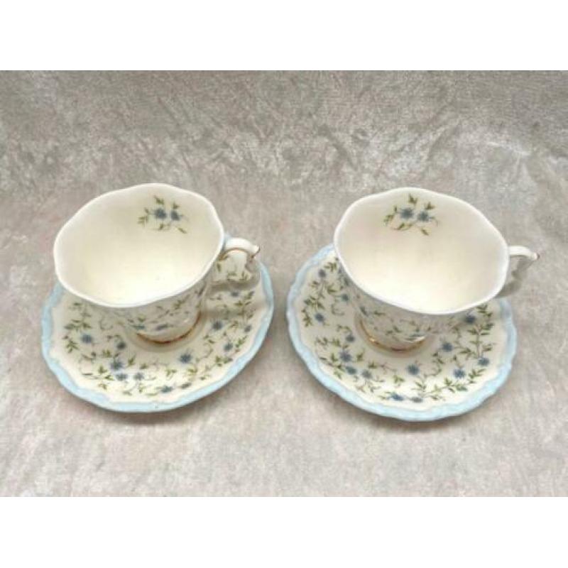 2 Prachtige puntgave brocante ROYAL ALBERT theekopjes