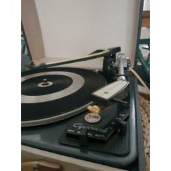 Vintage Garrard AT6 MK2 platenspeler.