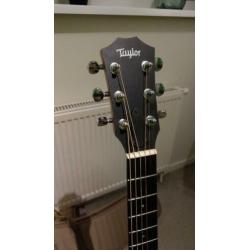 Taylor GS mini-e , Walnut