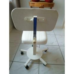 Witte pedicure/manicure/schoonheidspecialist stoel