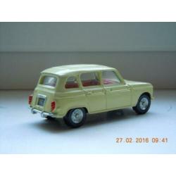 Renault 4. Model van het merk pilen. Model nieuwstaat.