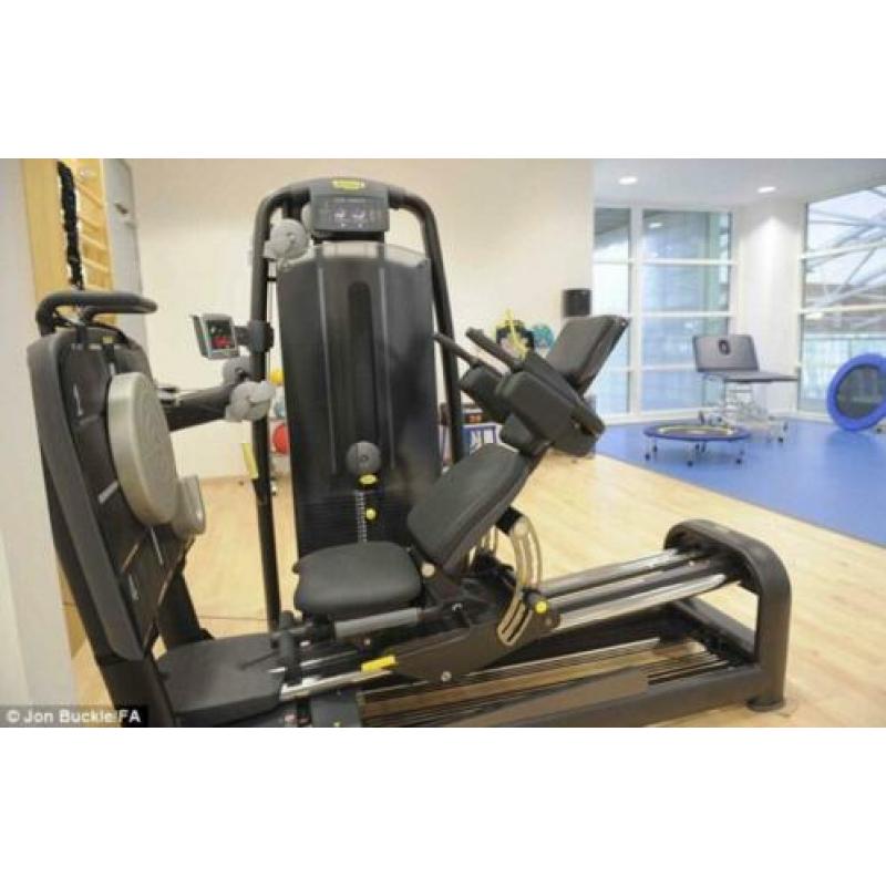 Hotel OPHEF Technogym cardio kracht loopband crosstrainer !!