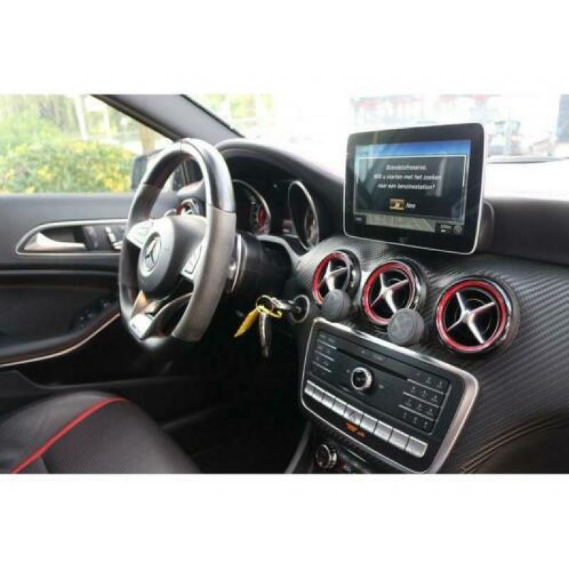 Mercedes-Benz A-Klasse 45 AMG 4MATIC Panorama Schaalstoelen