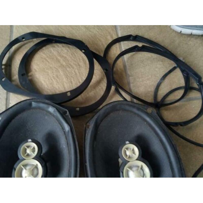 JBL auto boxen 300 watt power met versterkabel alles 50 euro