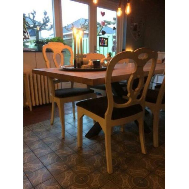 Brocante houten eetkamerstoel