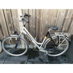 Damesfiets 28 inch 3 versnellingen Framemaat 56cm