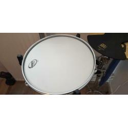 Oefenpad 8 en 14 inch. Oefenbekken 13 inch. 2 standaards