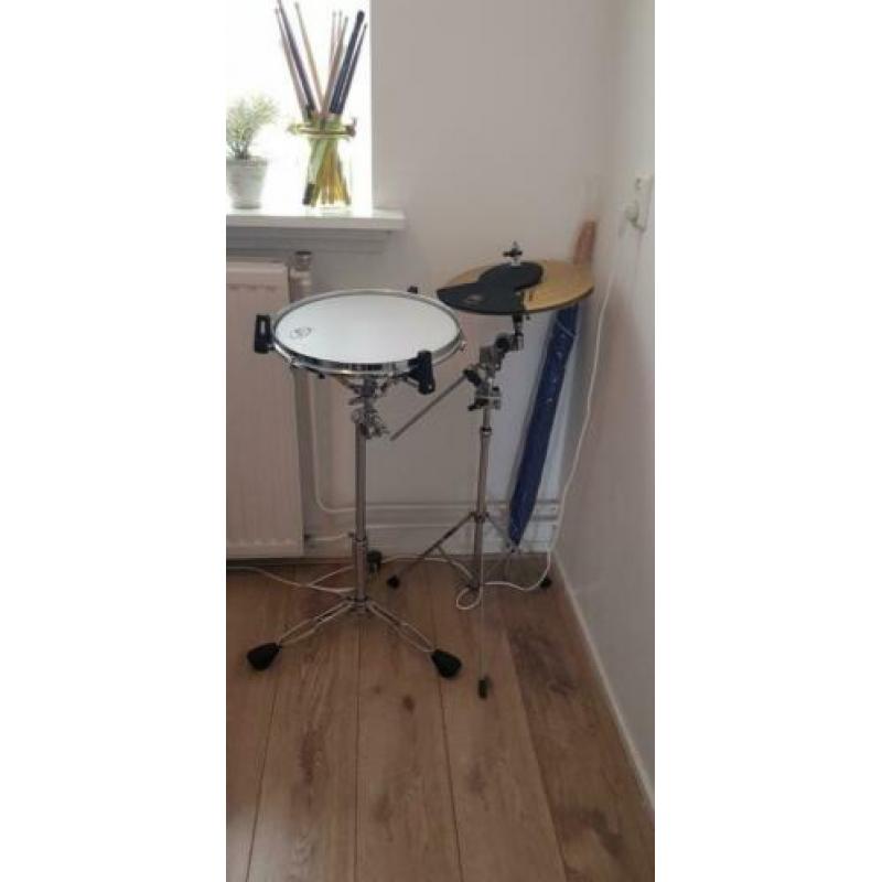 Oefenpad 8 en 14 inch. Oefenbekken 13 inch. 2 standaards