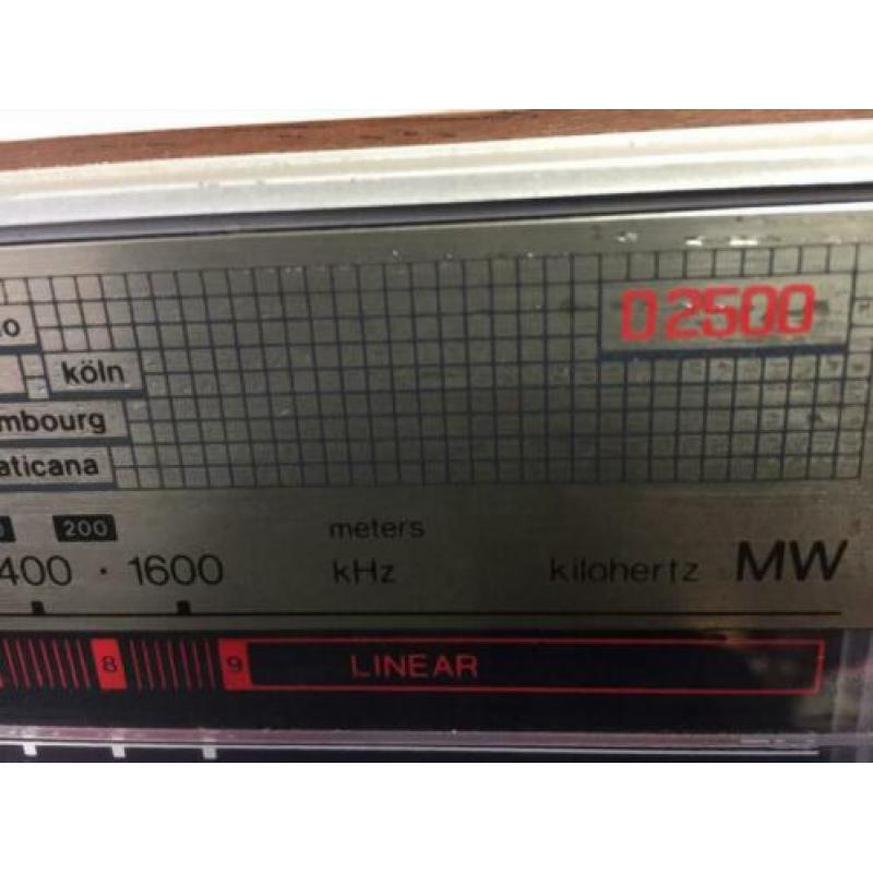 Prachtige zeer goed onderhouden Retro radio Philips 02500