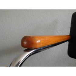 Vintage bureaustoel, mooie grijze stof met houten armleuning