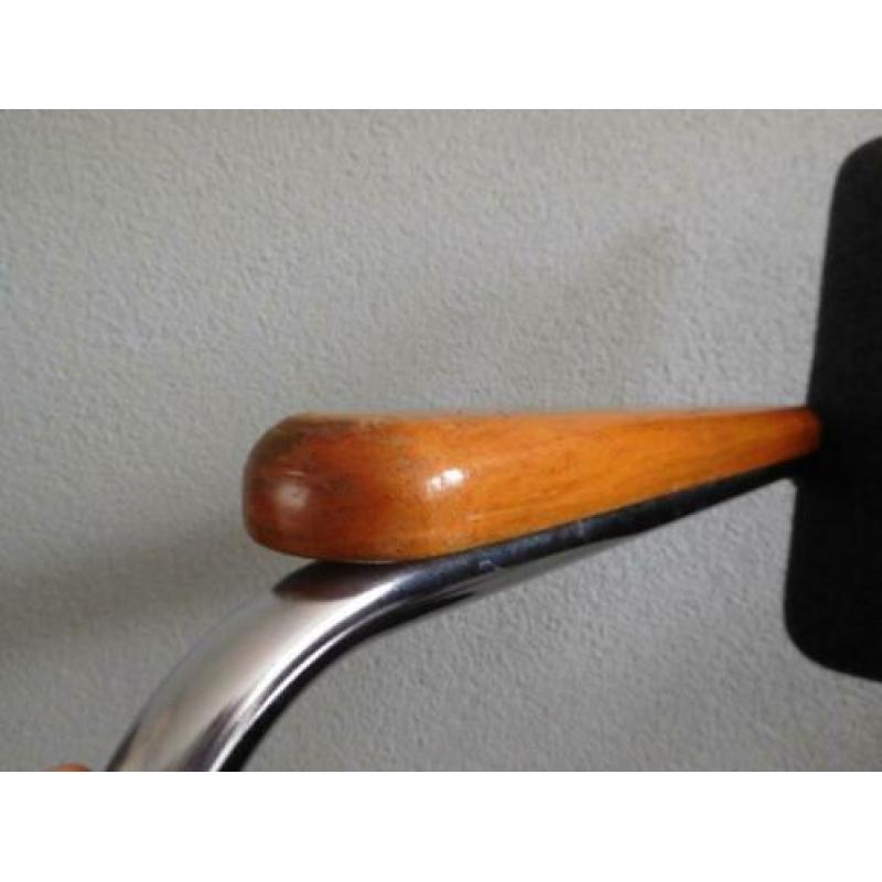 Vintage bureaustoel, mooie grijze stof met houten armleuning