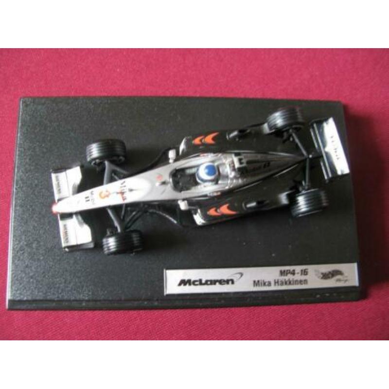 Auto op schaal/ MC LAREN MP4-16