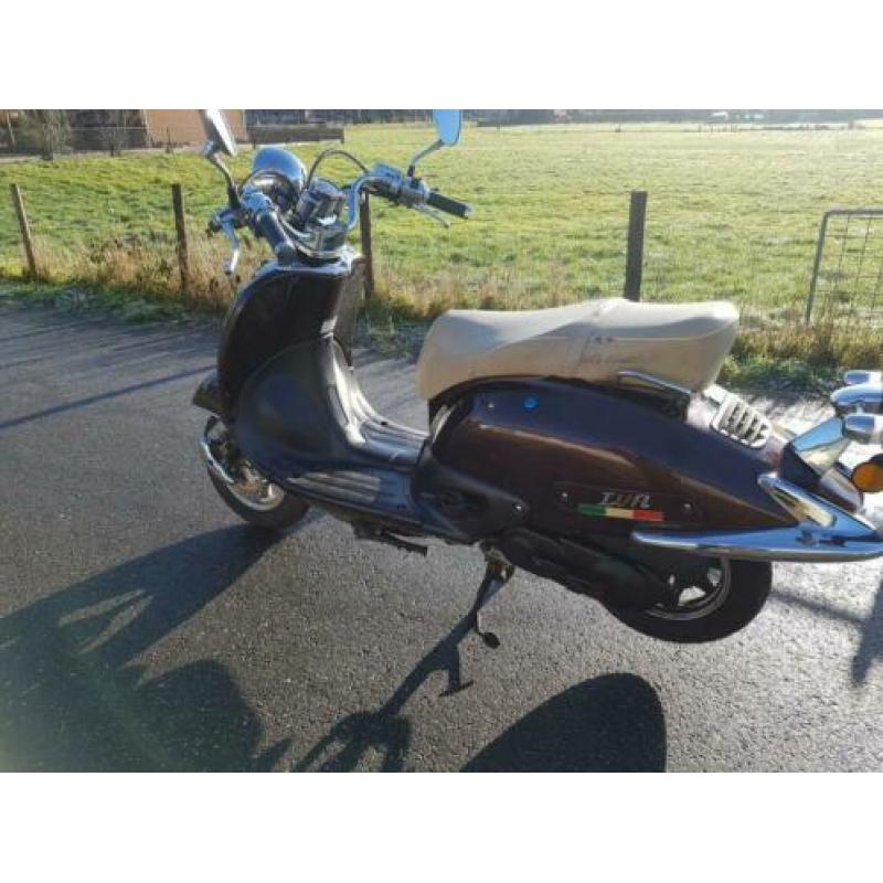 Iva grande retro snorscooter