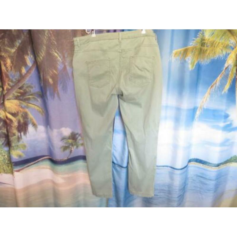 Licht groene stretch broek met 48 M&S