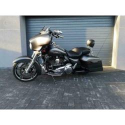 HARLEY-DAVIDSON STREET GLIDE FLHX (bj 2015)