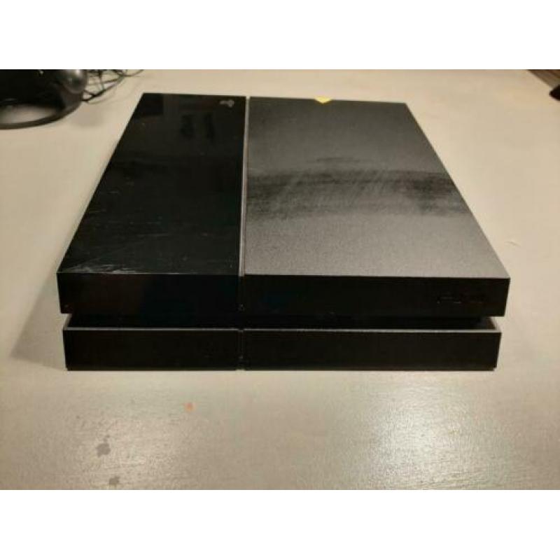 PlayStation 4 met veel toebehoren.