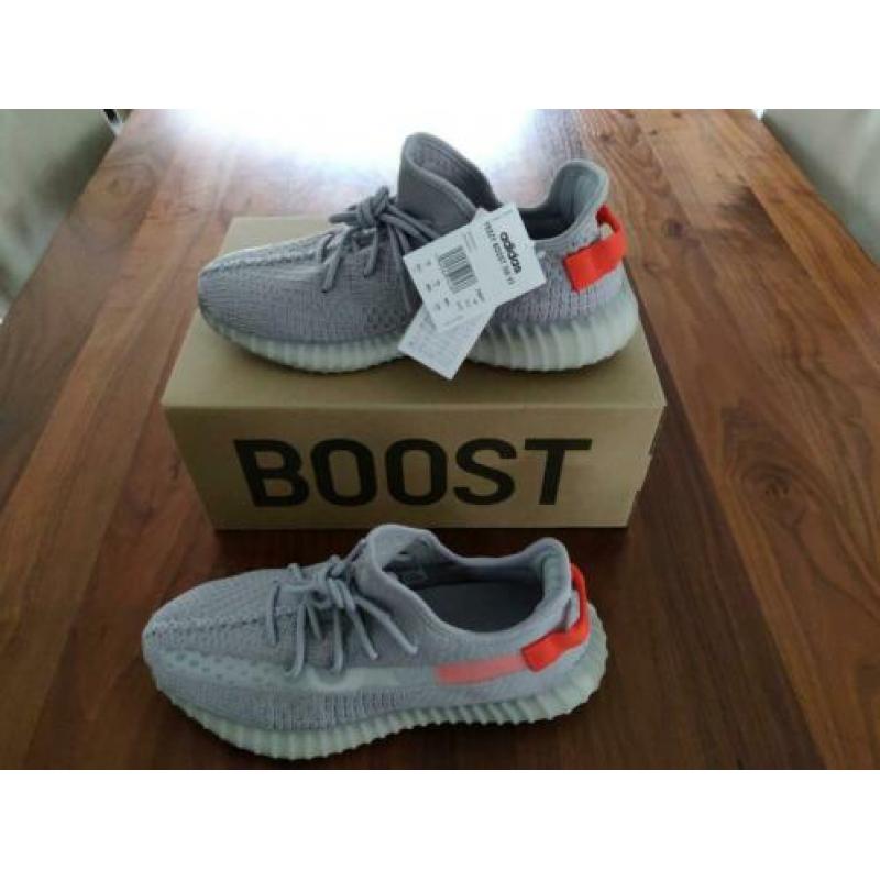 Yeezy boost 350 Taillight, Tail light maat 44 2/3, 10.5