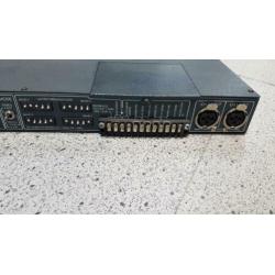 BSS fds360 digital frequency crossover