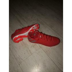 TE KOOP nieuwe Adidas voedbal schoenen