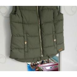 legergroen bodywarmer van het merk H&M