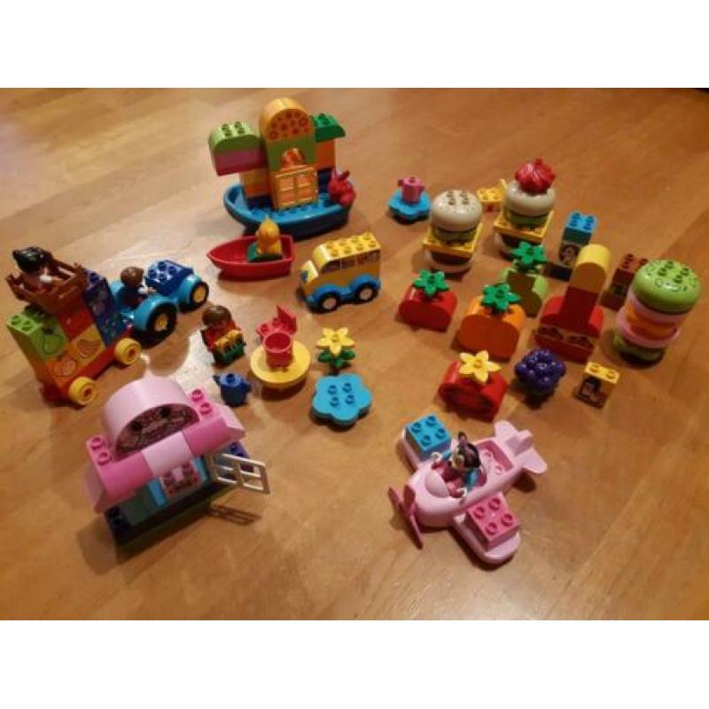 Veel duplo complete sets oa Minnie Mouse, eten, boot en auto