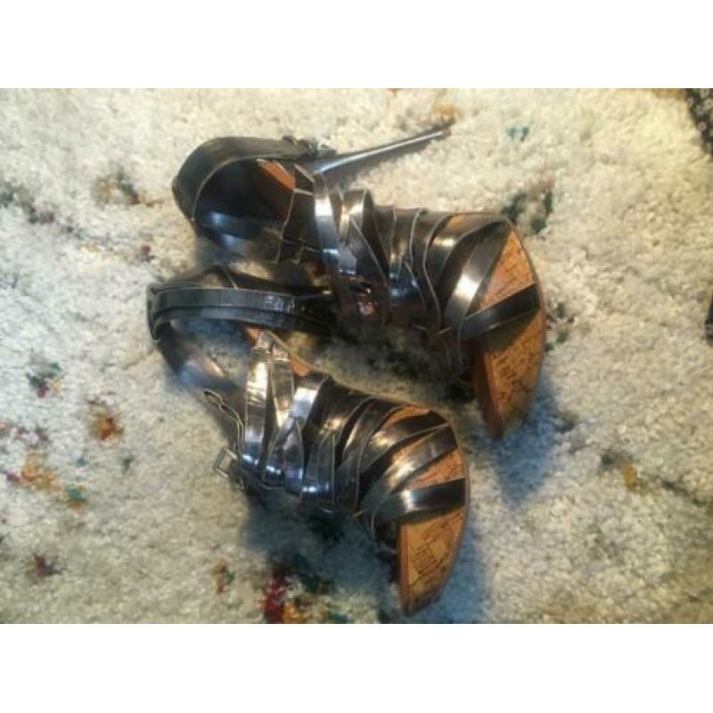 Guess stiletto’s