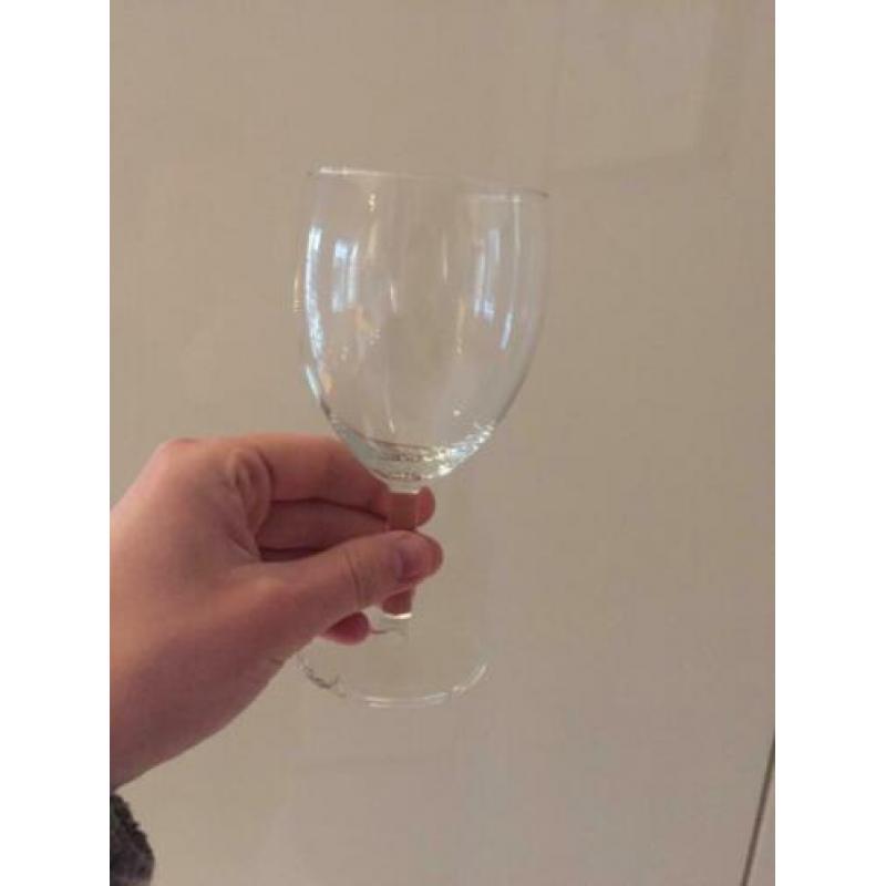 Wijnglazen + bierglazen (inclusief kratten)