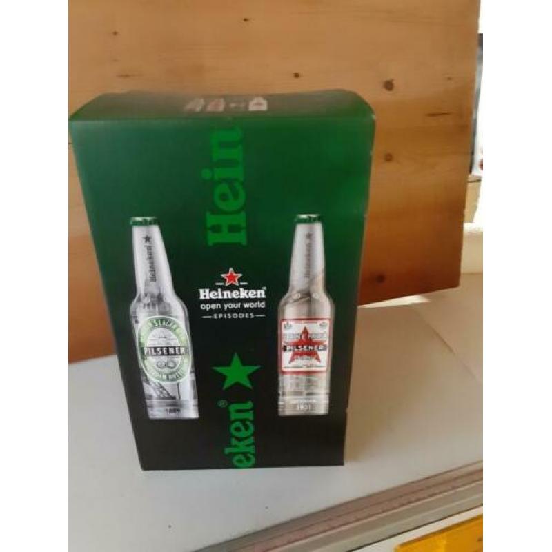 Doos met 4 flesjes van Heineken