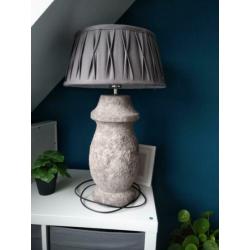 3 lampen, 2 stuks lage (foto 2) en 1 hoge (foto 1).