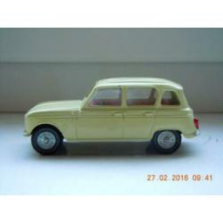 Renault 4. Model van het merk pilen. Model nieuwstaat.