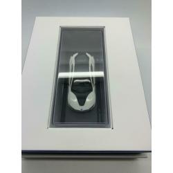 BMW i8 “Wit” luxe doos 1:43
