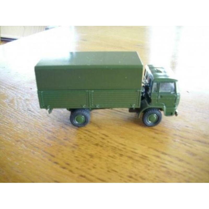 militaire DAF,s met huif in doos nieuw .& trailer DAF .